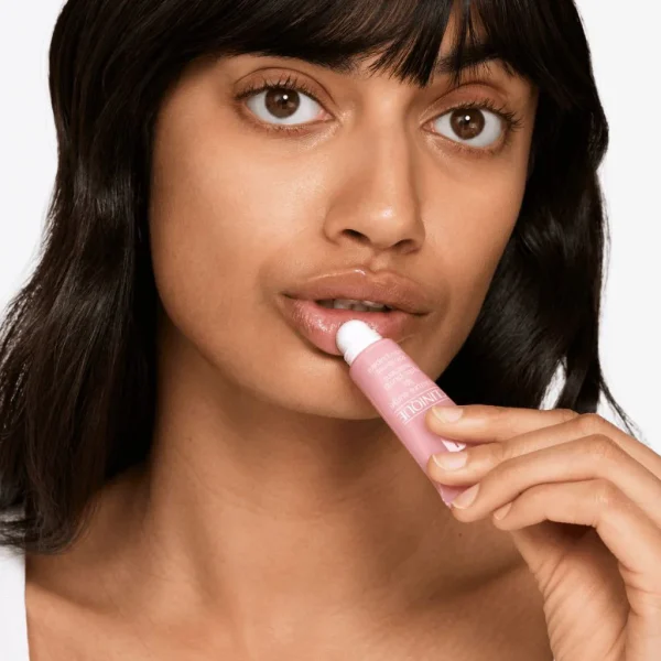 بالم لب کلینیک (Clinique Moisture Surge Lip)